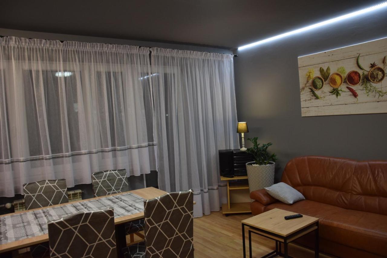 Julia 1-6 Os Ii Pietro Z Dwoma Sypialniami Apartment Kielce